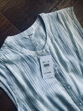 SPLENDID Linen Blend Sleeveless Top. NWT. M